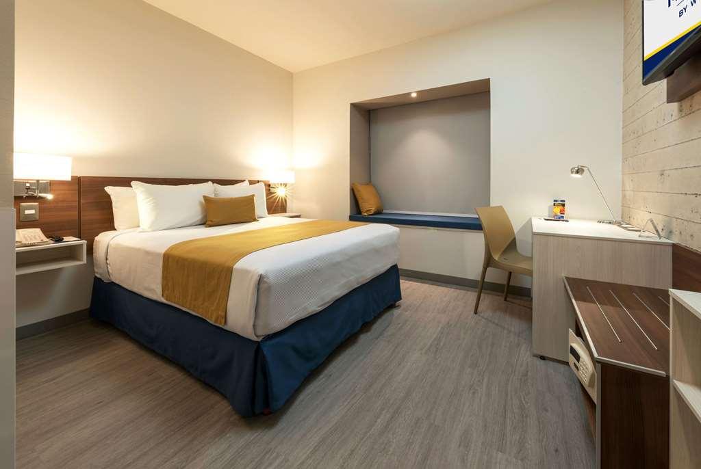 Microtel Inn & Suites By Wyndham Irapuato Zimmer foto