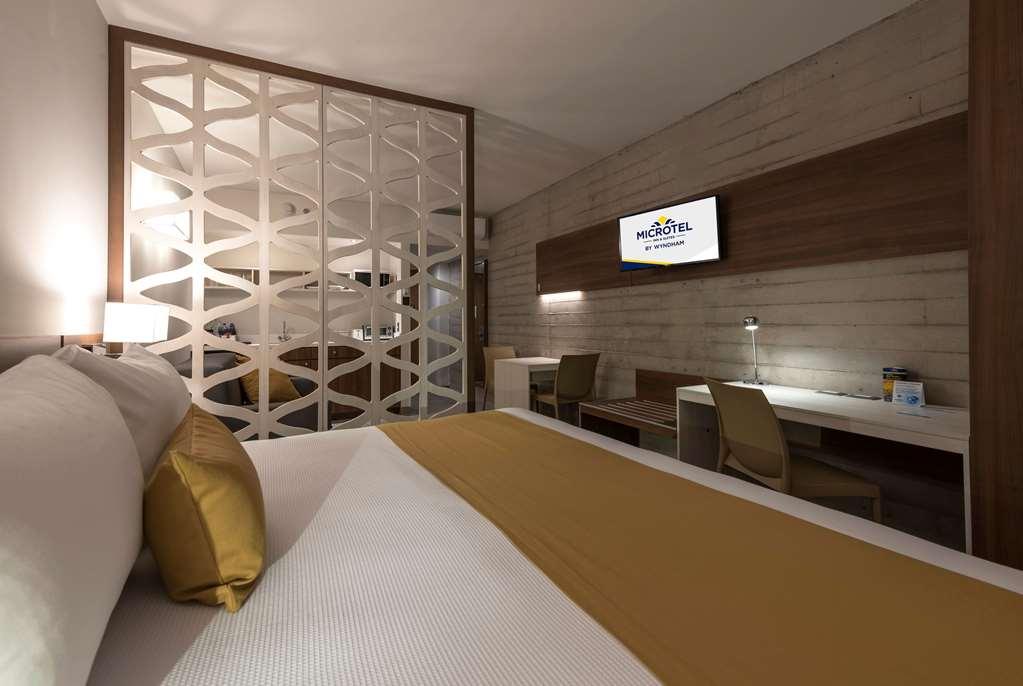 Microtel Inn & Suites By Wyndham Irapuato Zimmer foto