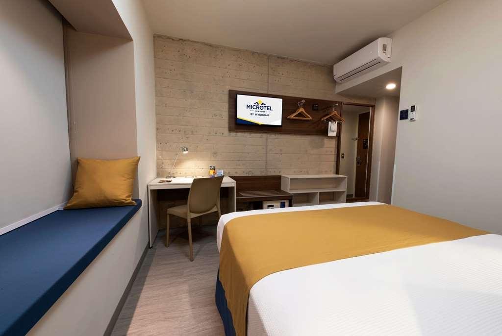 Microtel Inn & Suites By Wyndham Irapuato Zimmer foto