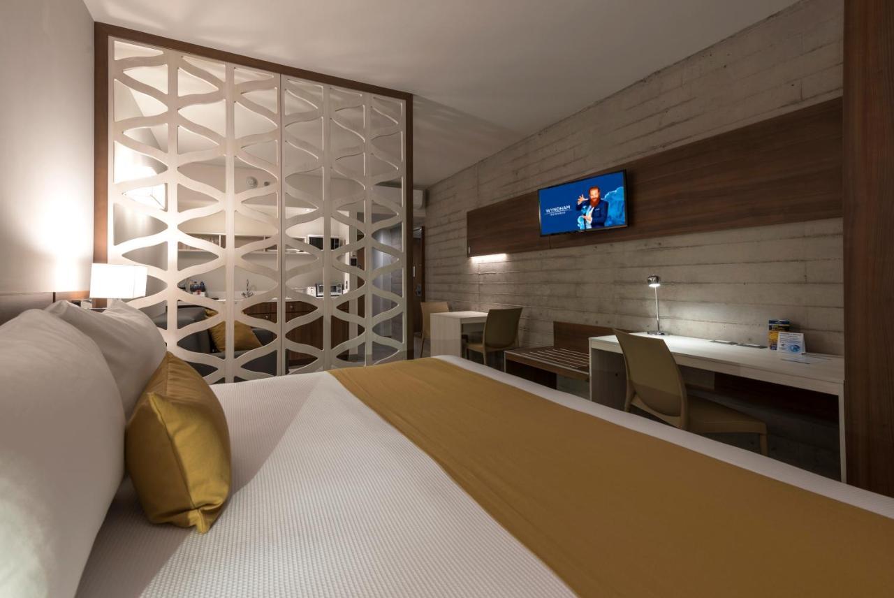 Microtel Inn & Suites By Wyndham Irapuato Exterior foto