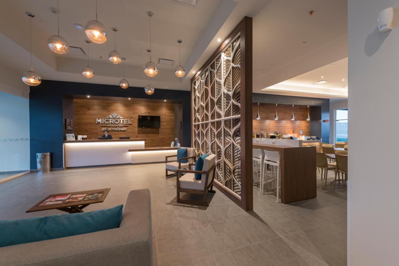 Microtel Inn & Suites By Wyndham Irapuato Exterior foto